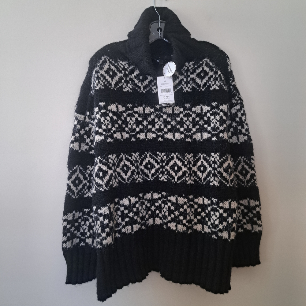 Patterned Fluffy Soft Turtleneck Sweater